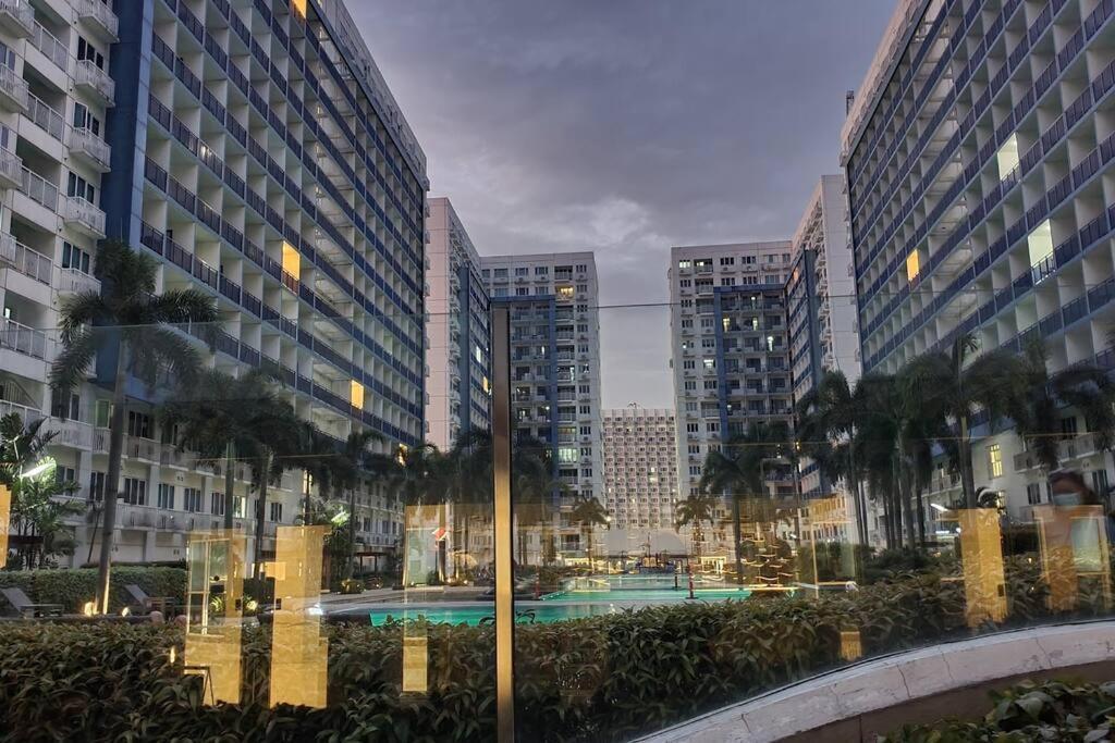 Ezbeds Mall Of Asia Манила Экстерьер фото