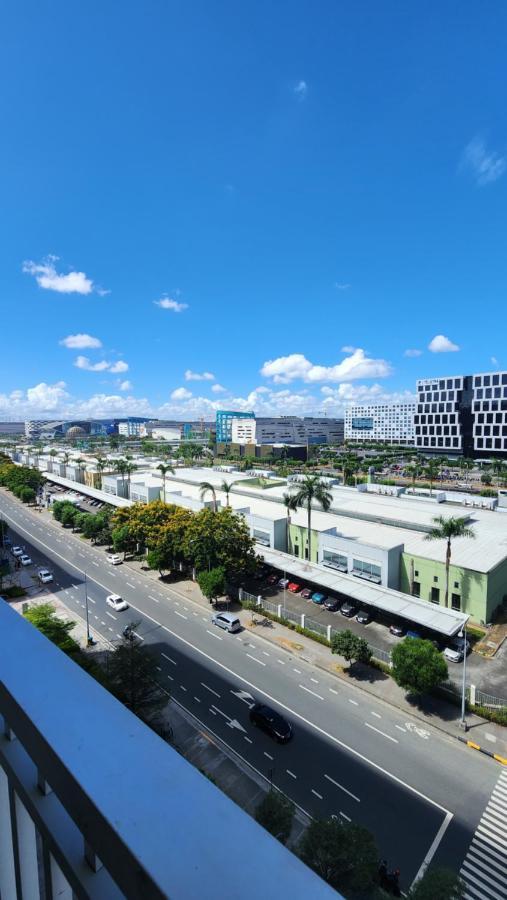 Ezbeds Mall Of Asia Манила Экстерьер фото